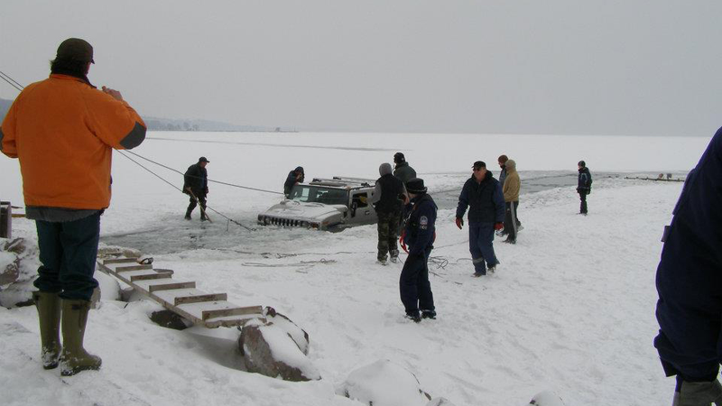 Illustration for article titled What Made You Think The Second Hummer Wouldn't Also Fall Through The Ice?